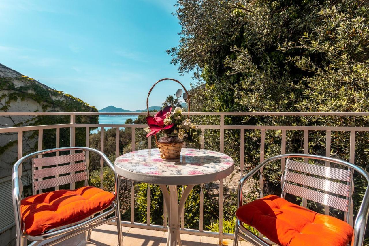 Sun Rose Apartments Sveti Stefan Eksteriør billede