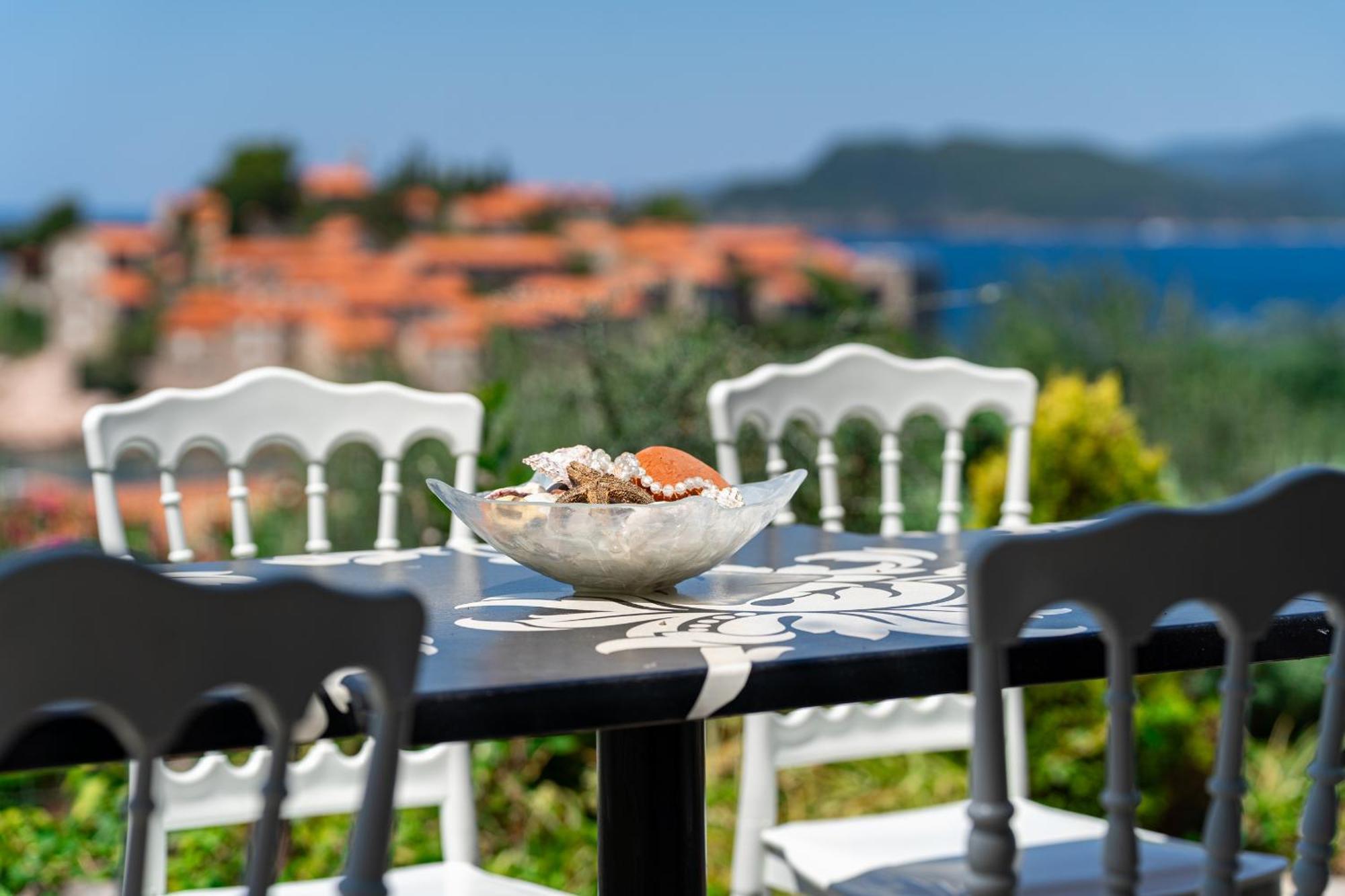 Sun Rose Apartments Sveti Stefan Eksteriør billede