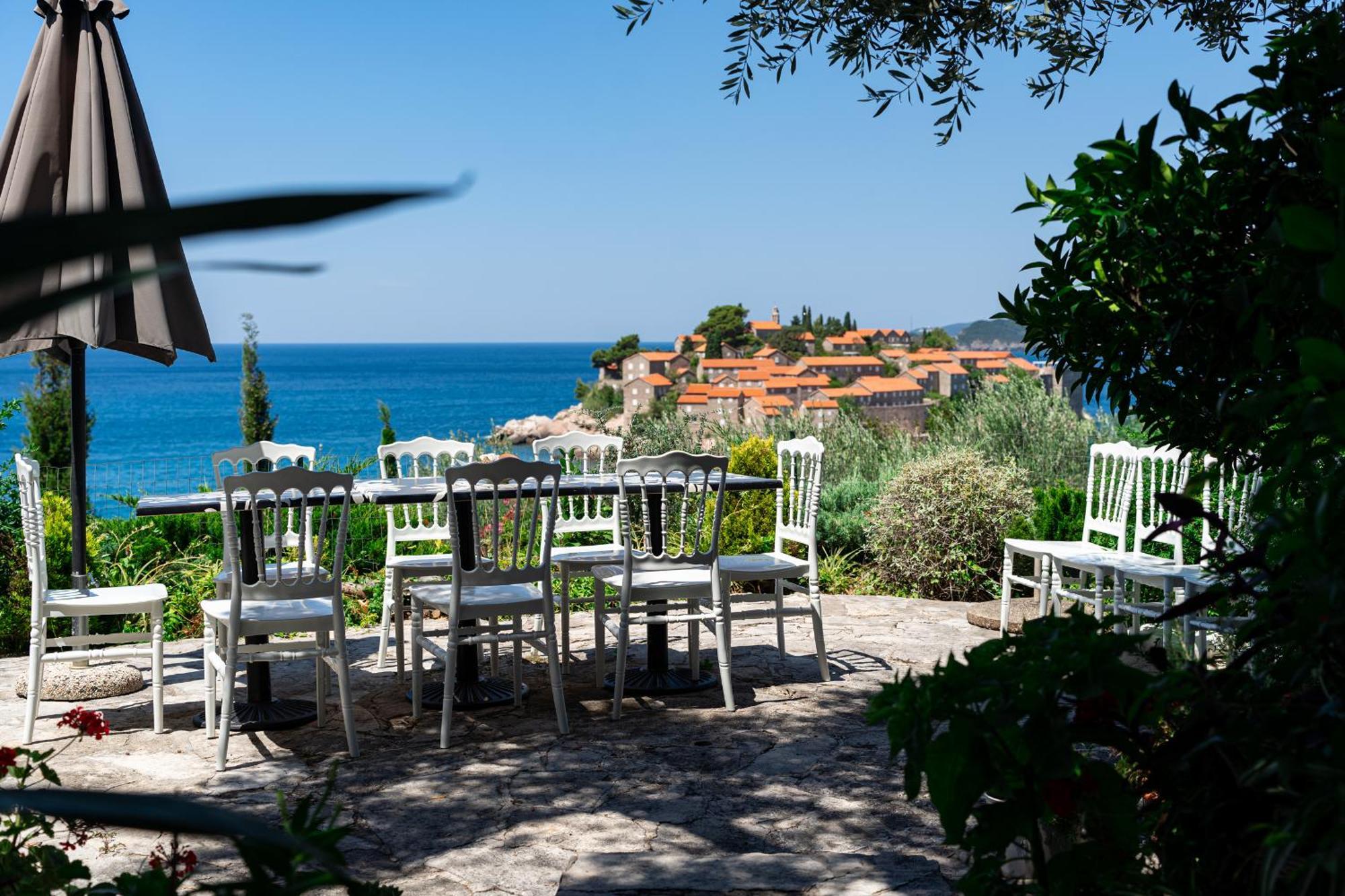 Sun Rose Apartments Sveti Stefan Eksteriør billede