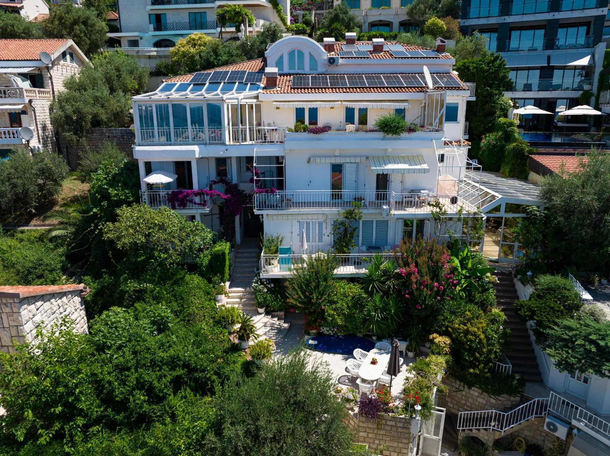 Sun Rose Apartments Sveti Stefan Eksteriør billede